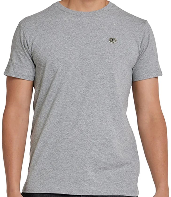camiseta-deus-ex-machina-shield-stamdar-grey-00