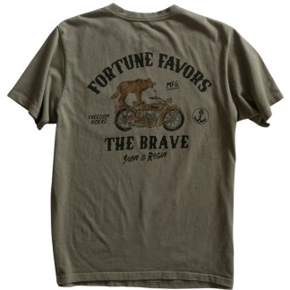 camisetas-iron-FortuneFavorsTheBravePocketTee-Green-Back-Photoroom